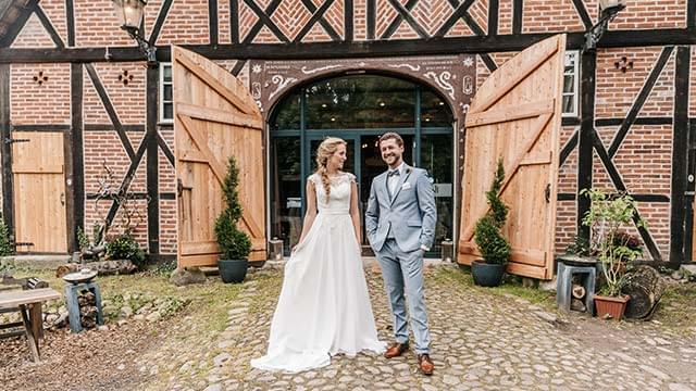 Hochzeitspaar am Forsthaus